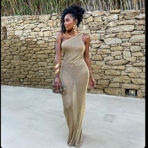 Elegant Gold One-Shoulder Dress